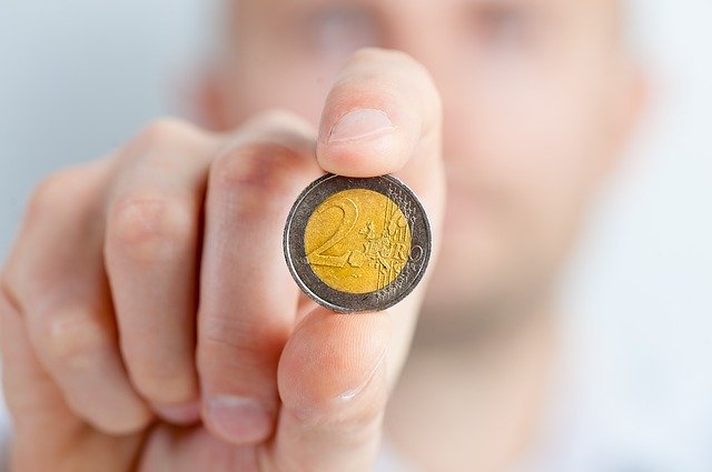 Posso pagare la bolletta di un altro?